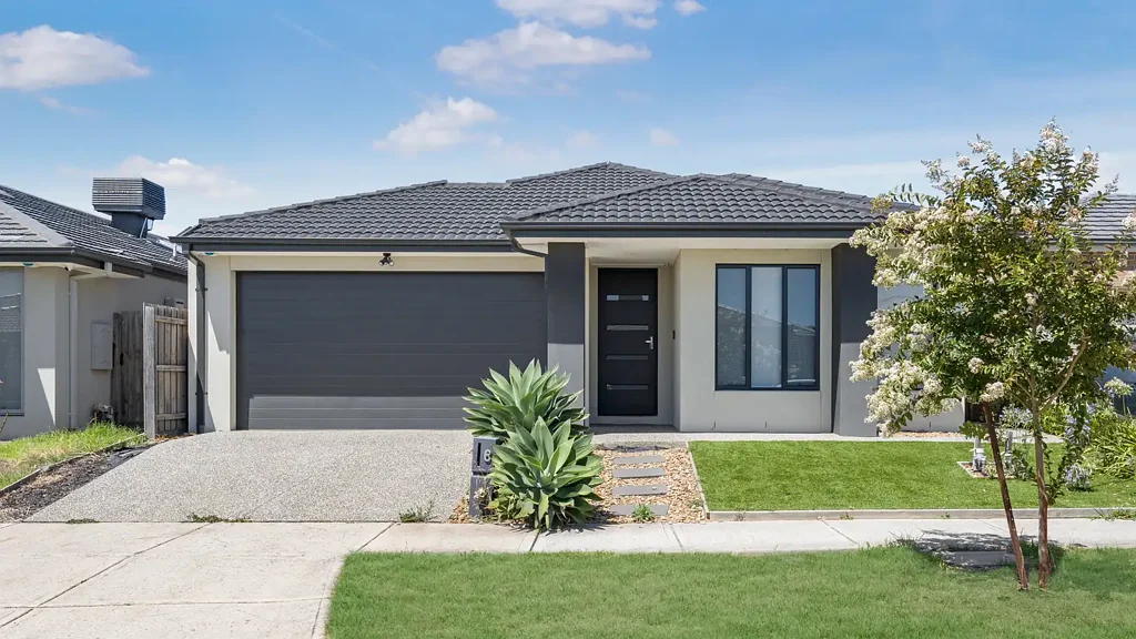 6 Nutmeg Avenue, Mickleham, VIC 3064