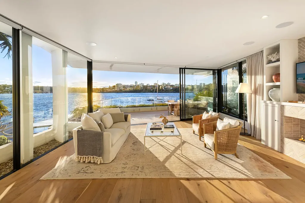 Manly 4 Bedroom Unquestionably one of Manly's most prestigious harbourfront residences