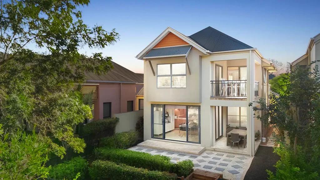 2011/1 The Vistas Drive, Carrara, QLD 4211
