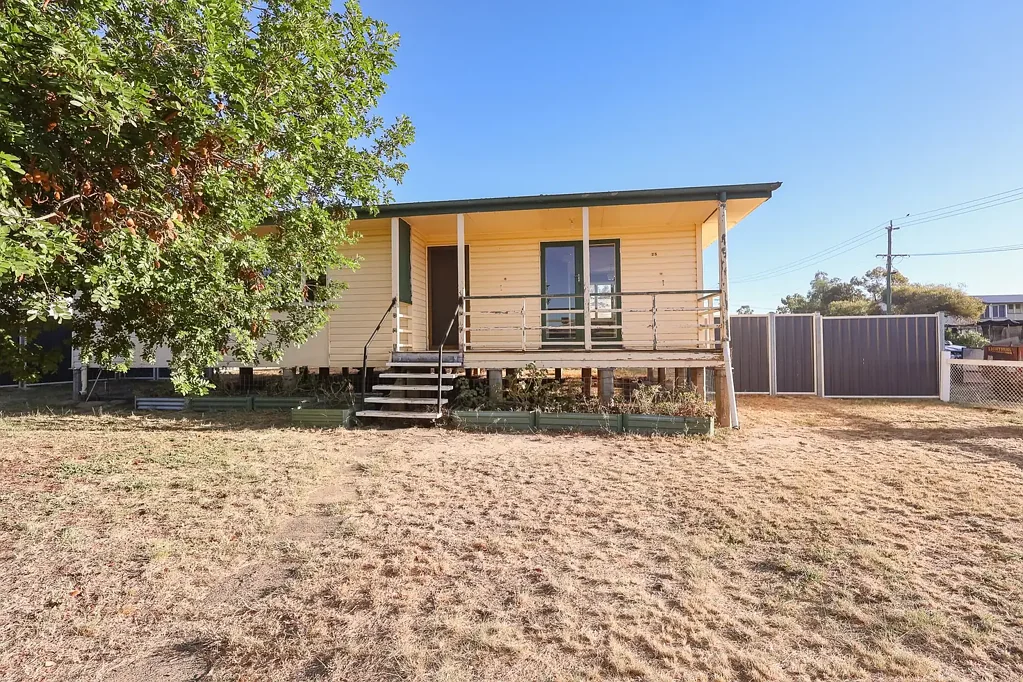 25 Foott Street, Roma, QLD 4455