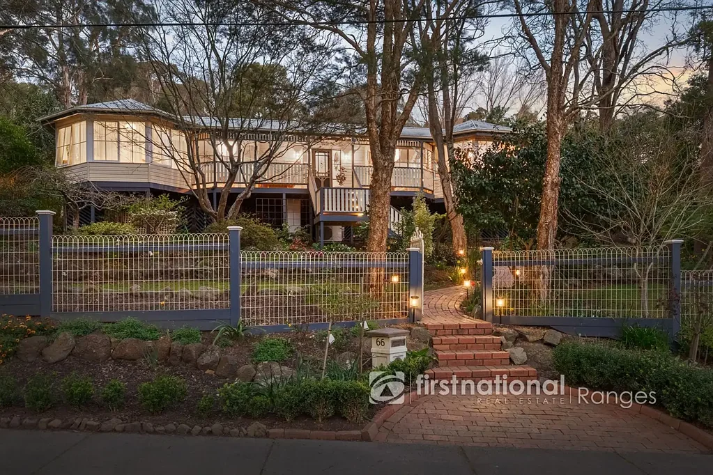 Upwey 3房 Dandenong Ranges 四分之一英亩家庭生活，步行可达镇中心 Dandenong Ranges Family Lifestyle on ¼ Acre, Walk to Town