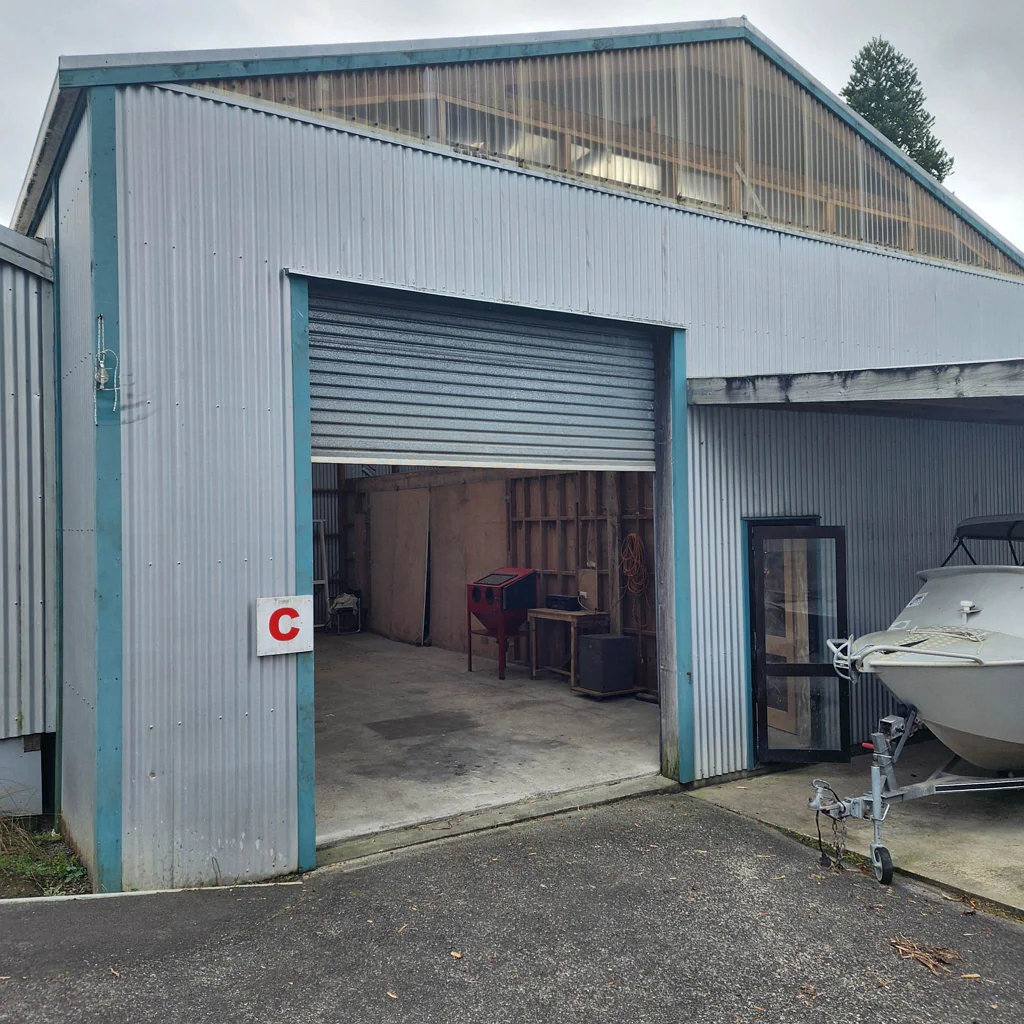 Haruru HARURU WORKSHOP/WAREHOUSE