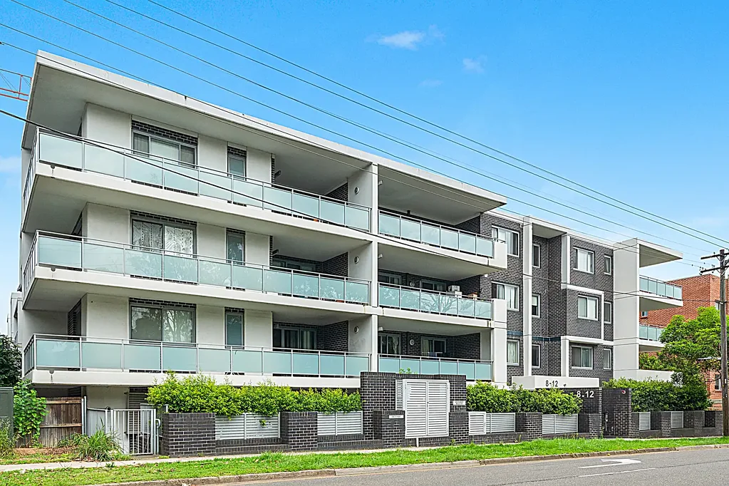 Homebush West 2બેડરૂમ Bright and airy apartment enjoys highly central location