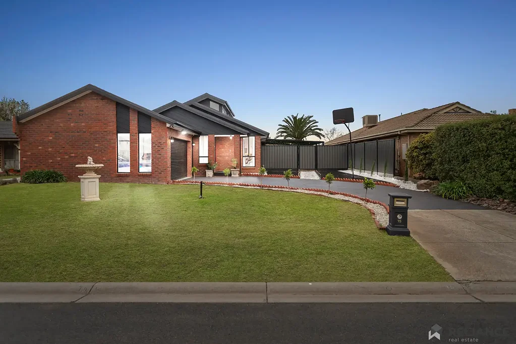 Melton West 4ਬੈੱਡਰੂਮ Resort Style Entertainer on 734m²
15 Hoddle Court, Melton West