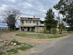 13 Vaughan Place, Walgett