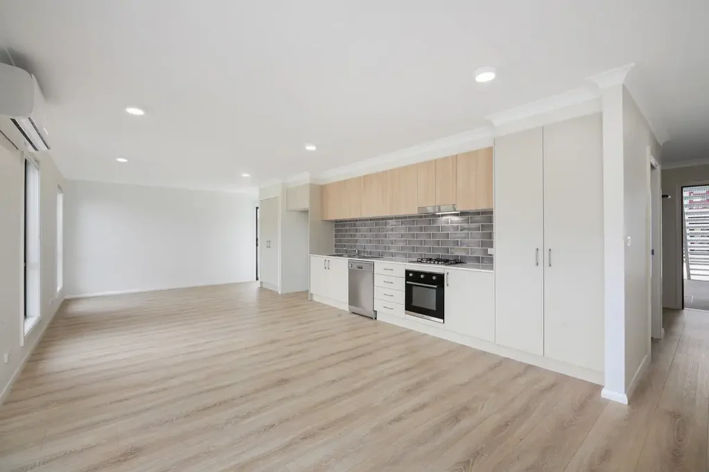 Ground Floor Apartment - With Airconditioning!