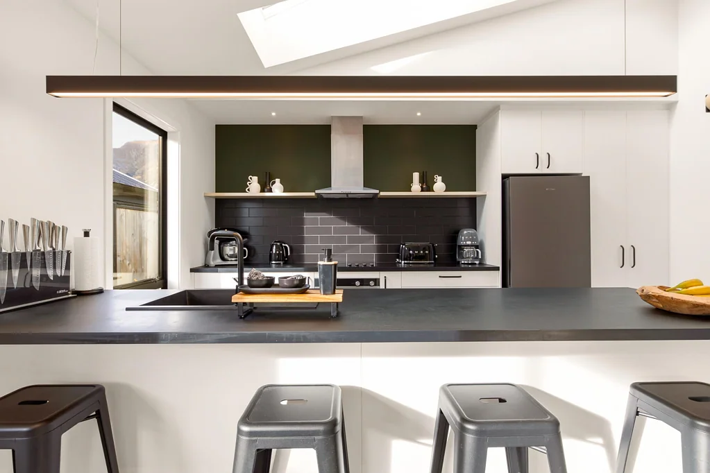 Jacks Point 4ห้องนอน Show Home Quality. Queenstown Confidence.