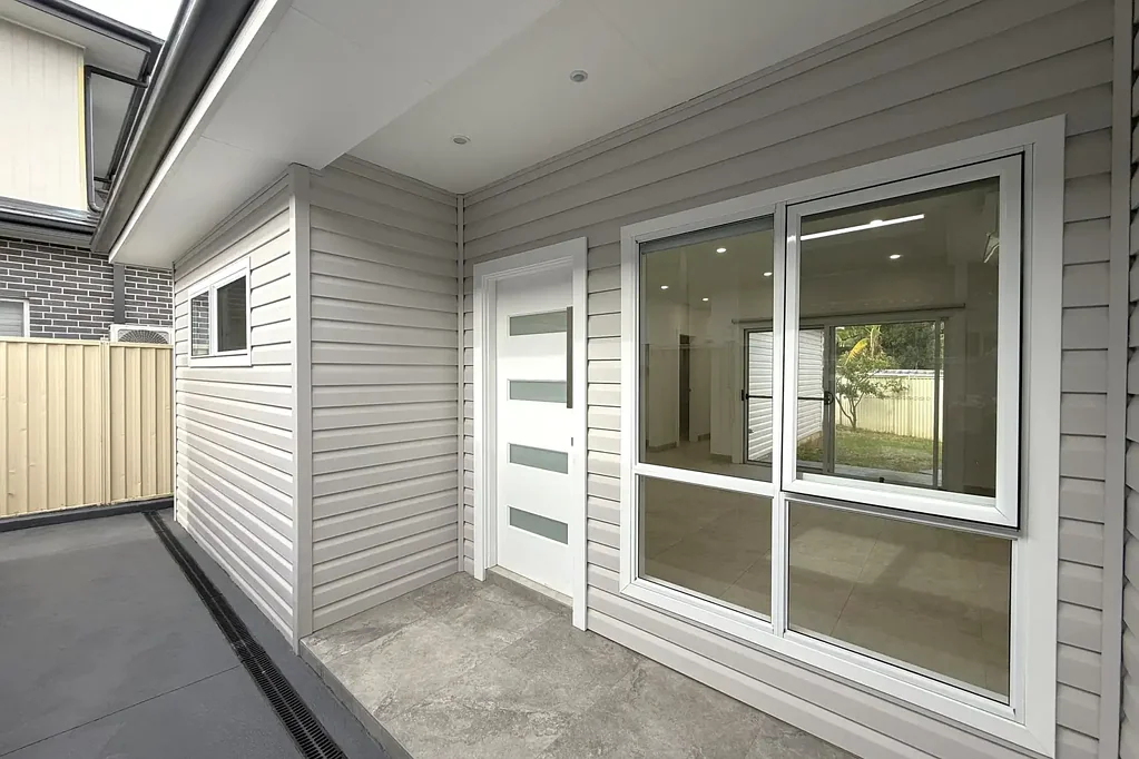 BRAND NEW THREE BEDROOM GRANNY FLAT