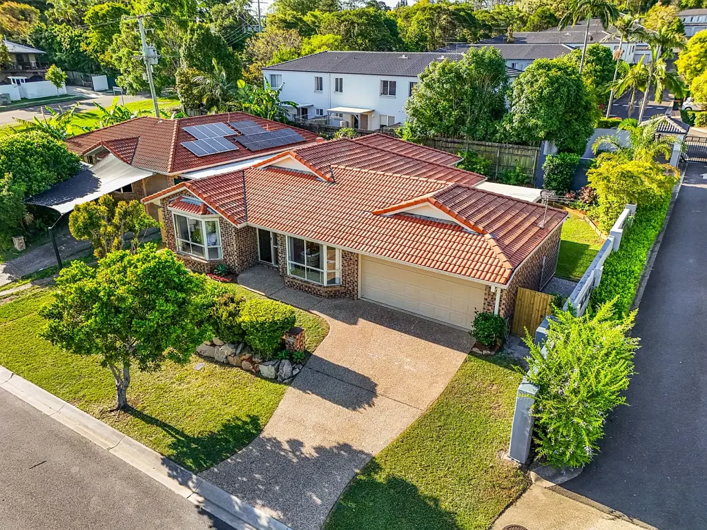 4 Chapman Place, Oxley, QLD 4075