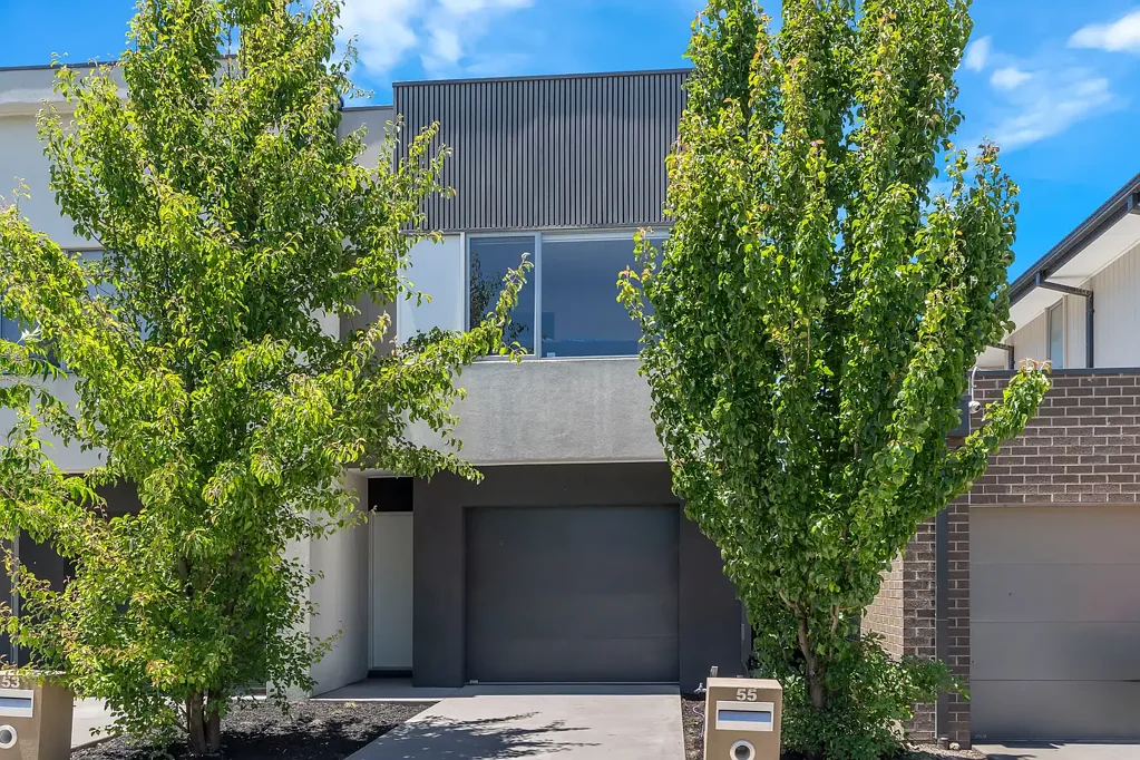 Townhouse Close To All Amenities