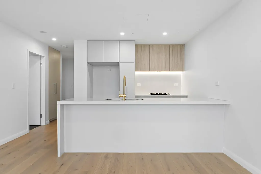 Contemporary Two-Bedroom Apartment – Steps to Metro