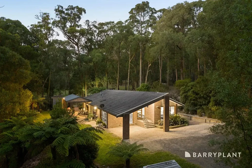 18 Deery Road, Emerald, VIC 3782