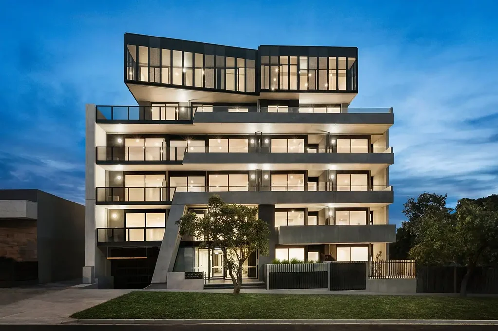 Oakleigh 1房  The Brief: Modern Living with Exceptional Features