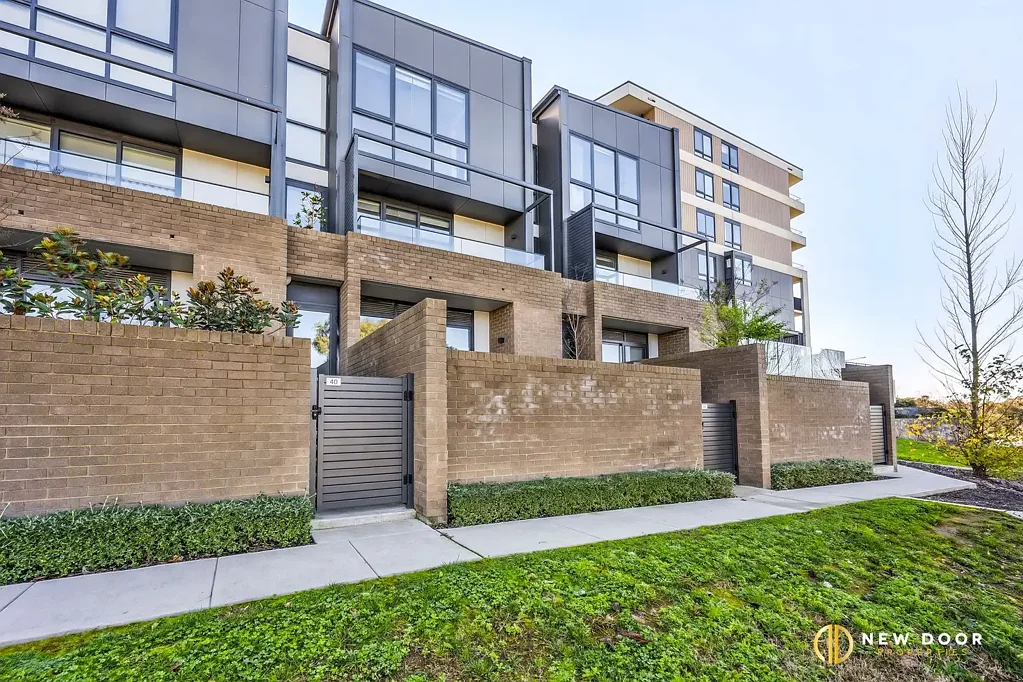 Modern & Spacious 4 bedroom house!!