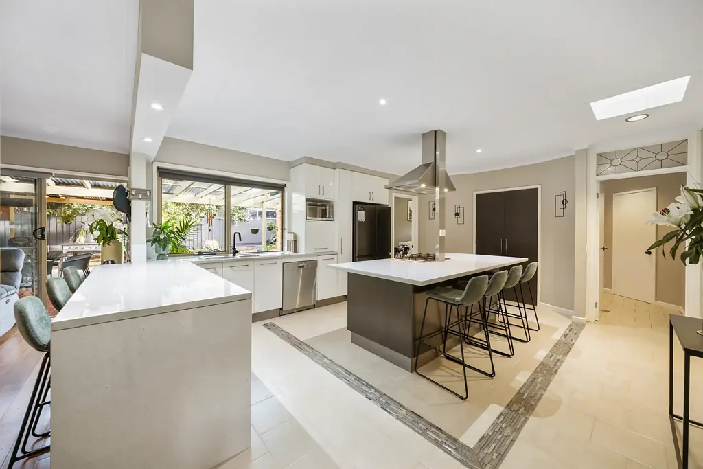 24 Gibney Street, Maffra, VIC 3860