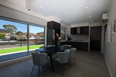 R1-9/9 Oak Grove, Springvale, VIC 3171, 1房, 1浴, House