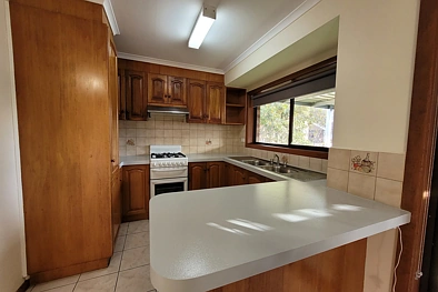 Charming 3-Bed Unit with Courtyard in Prime Location