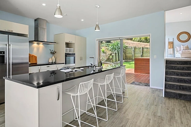 28 Robertson Street (Also being marketed for sale)