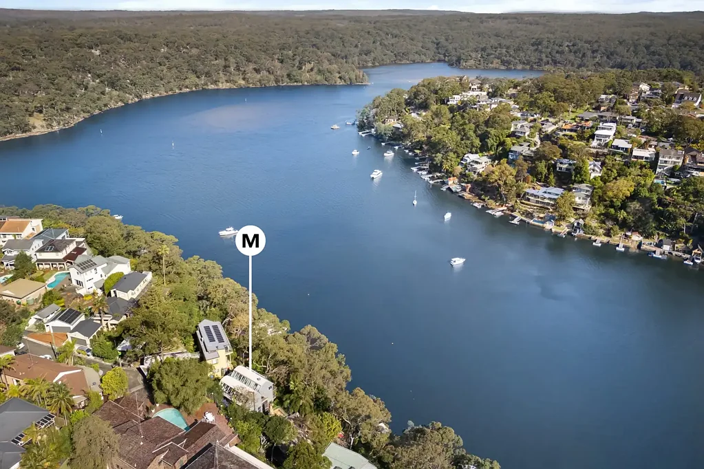 Gymea Bay 4房 Gymea Bay私享区域 深水岸家园 壮丽全景水景 多个露台 高天花板 开放式空间 羡慕的Master套房 水岸潜力 Private Waterfront Pocket of Paradise