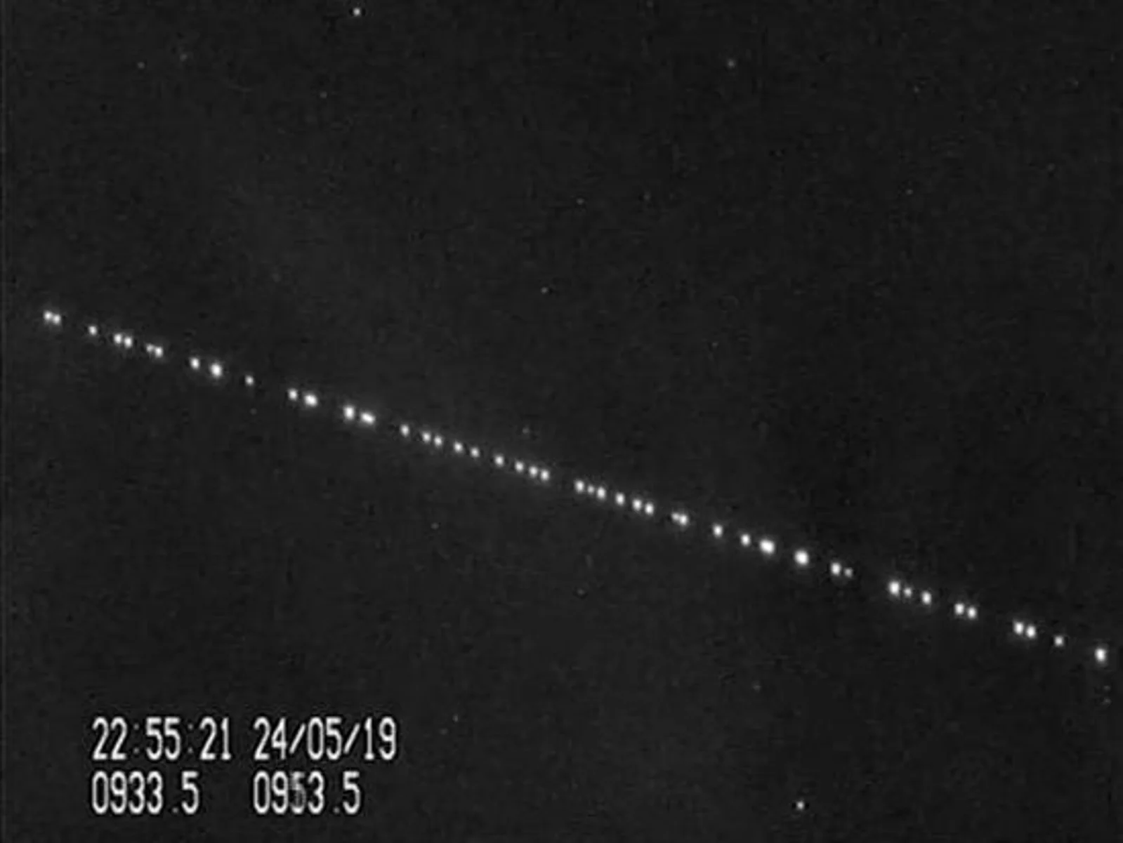 天文学家担心"星链"计划"污染"星空,马斯克怎么说?