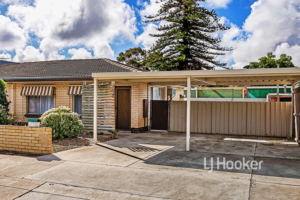 Neat Unit in a Convenient Alberton Location