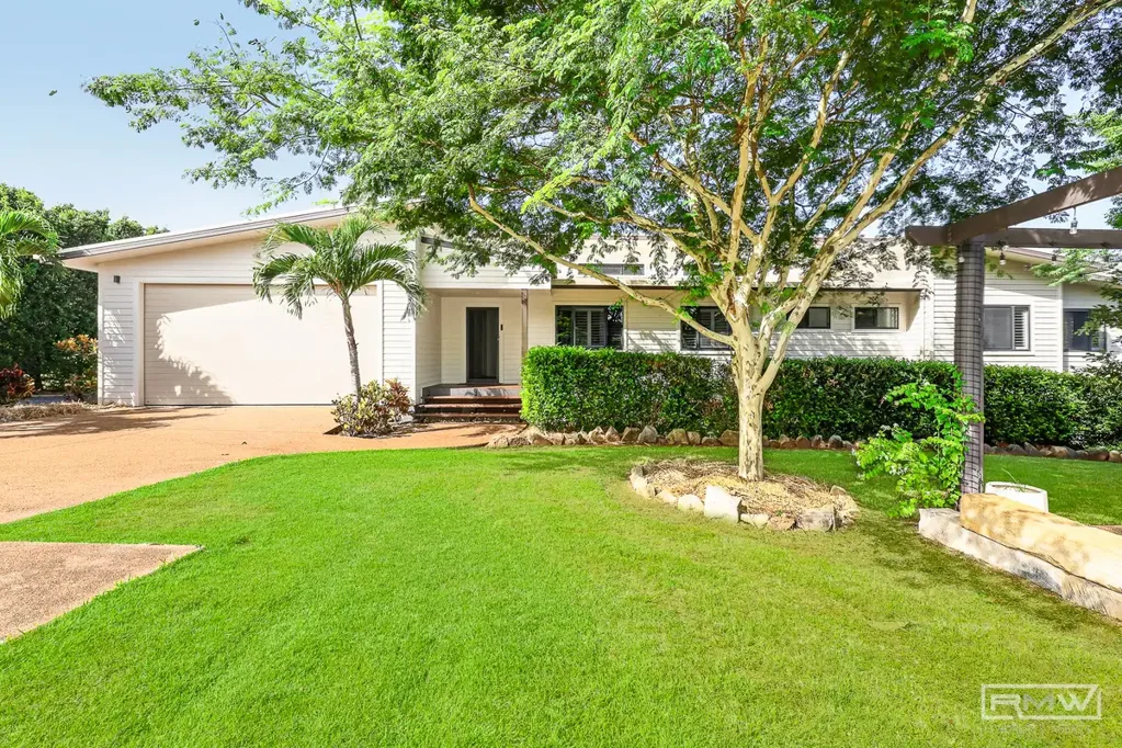 Inverness 5房  Luxury Acreage Living with Resort Style Entertaining and Endless Extras
