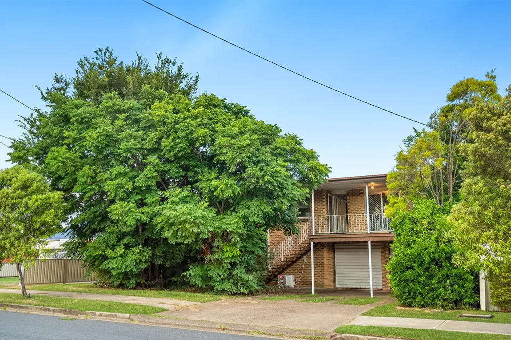 304 South Station Road, Raceview, QLD 4305