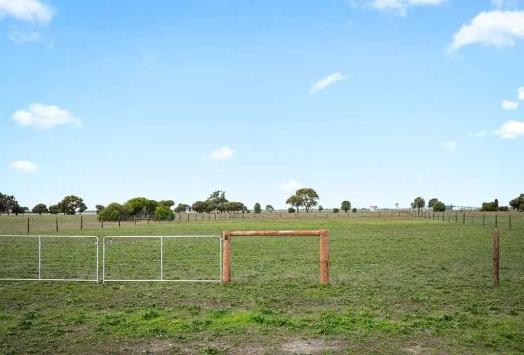 Kingston Se  4,022m² Corner Allotment with Approved Plans