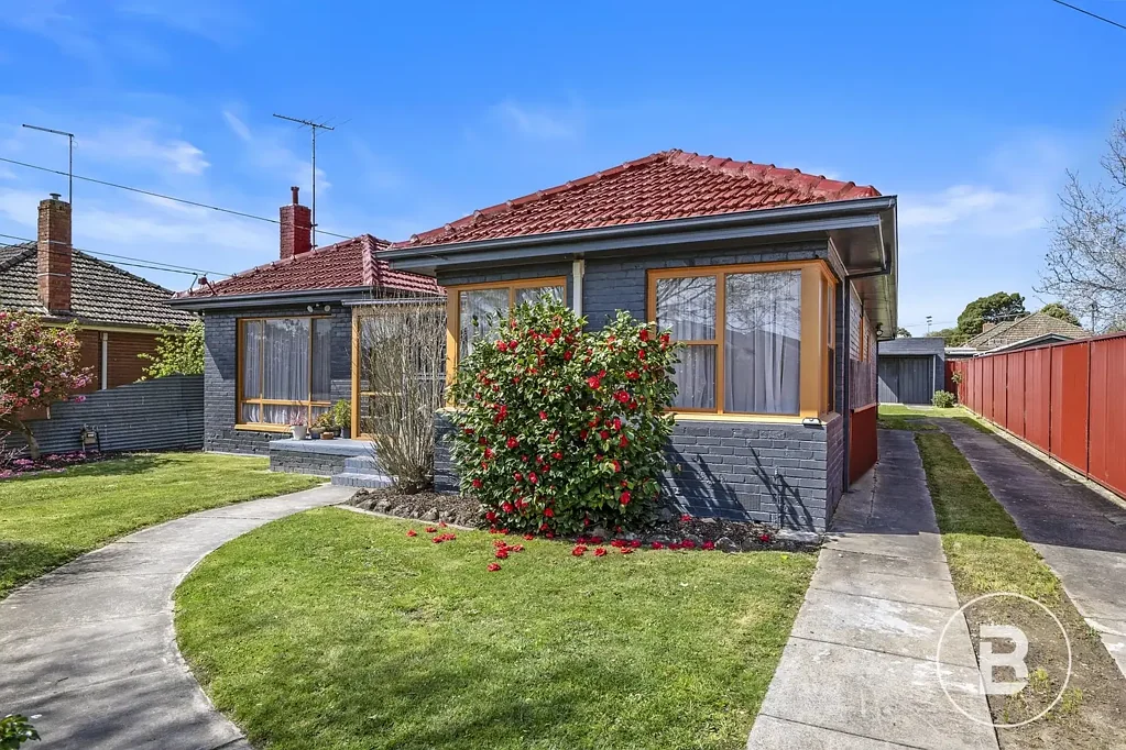 24 Essex Street, Wendouree, VIC 3355