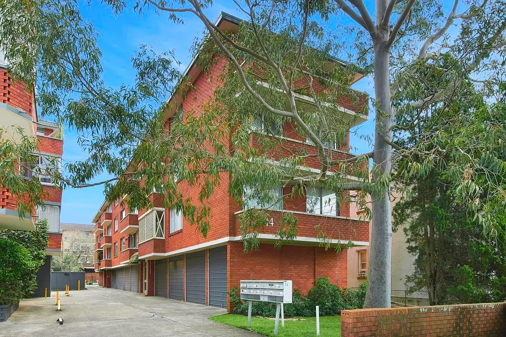 Two Bedroom Apartment with LUG!