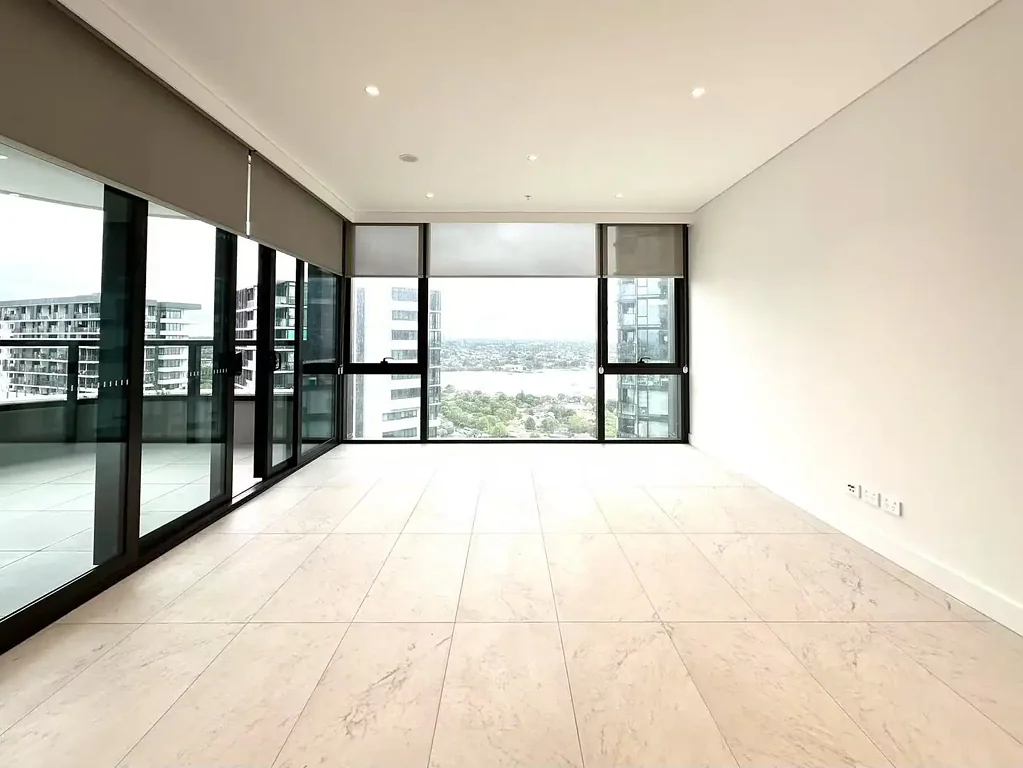 Tile Floor | Spacious | Water Front |