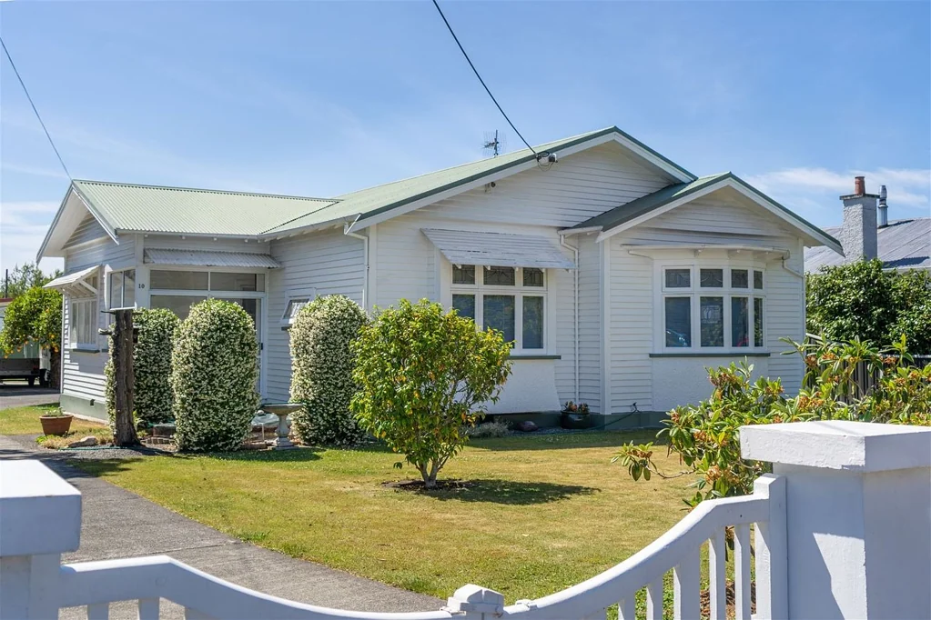 Beautiful Character Home in Lansdowne