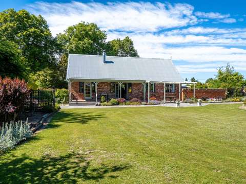 Fairlie 2房  An Enchanting Home In A Stunning Garden Setting