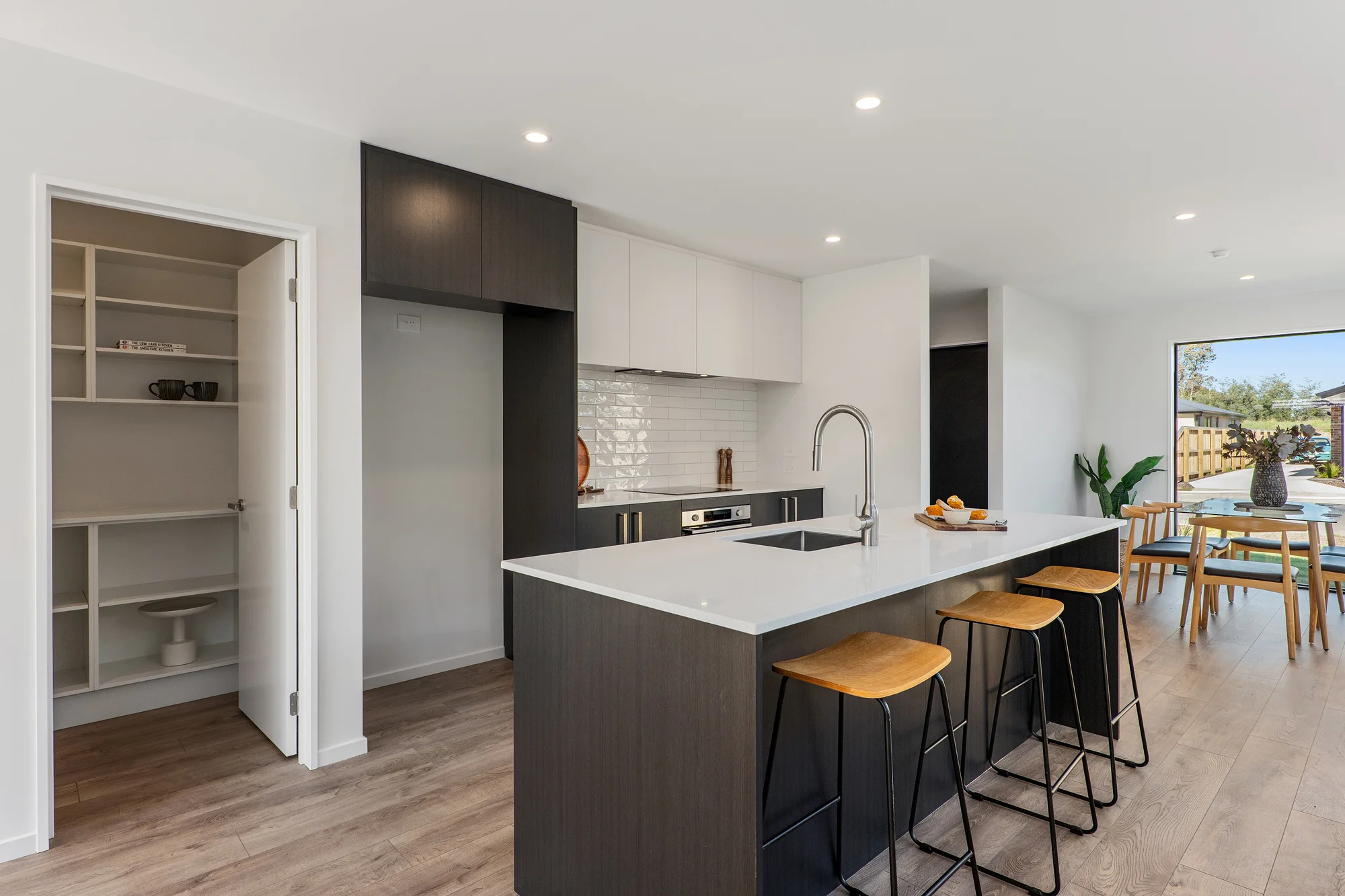 Woodend 3침실 Move in Now. Premium Living, Incredible Value!