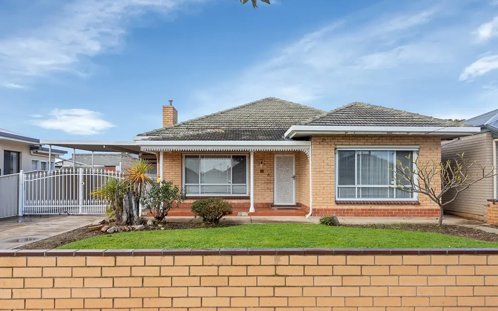 10 Young Street, Findon, SA 5023
