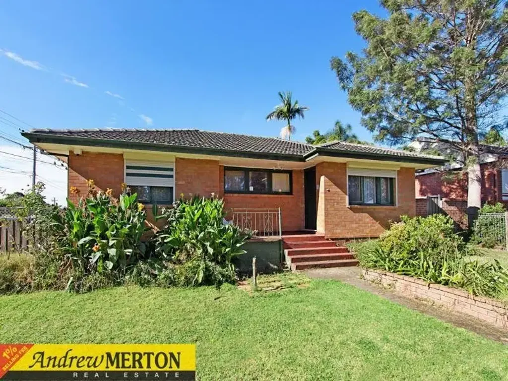 3 Bedroom house close to public transport!
