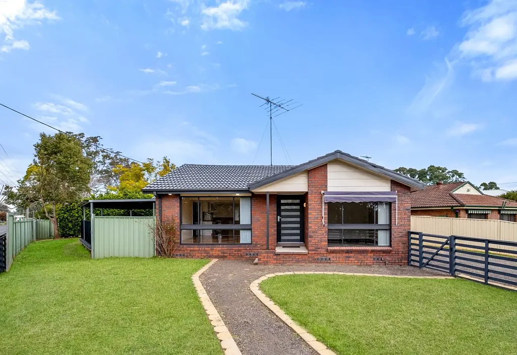 2 Byron Avenue, Wallacia, NSW 2745
