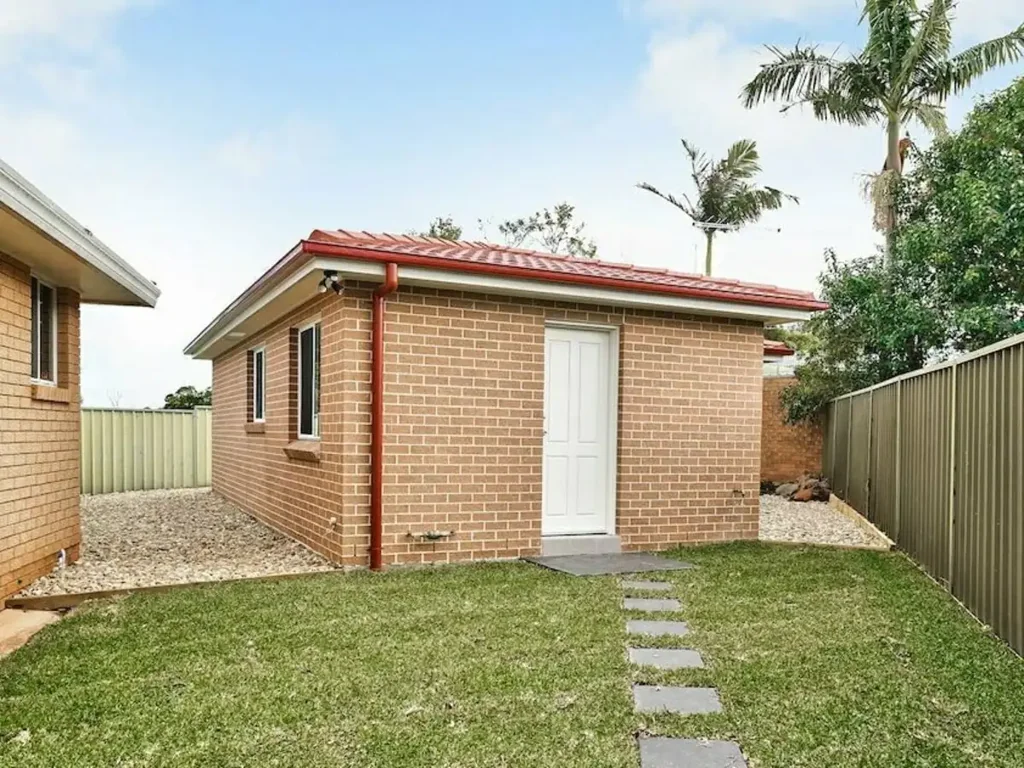 2-Bedroom Granny Flat with Lawn Care Included!