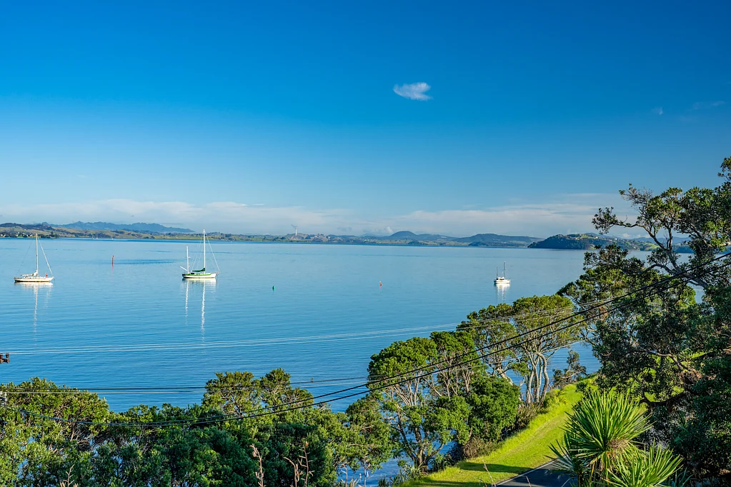 Whangarei Heads 3房  Seaside Living Above McLeod Bay