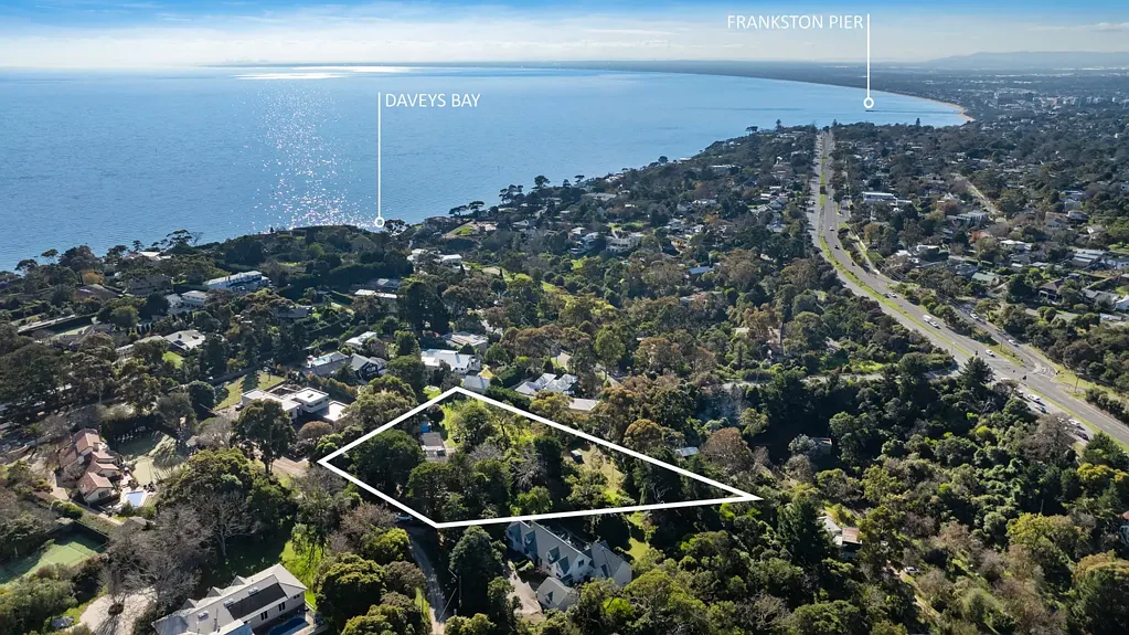 Mount Eliza 3 Bedroom Exclusive opportunity in elite beachside locale