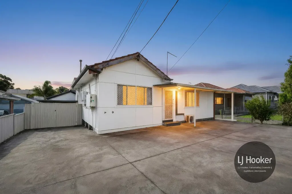 Granville 7房 宽敞的5卧室家庭住宅，带独立入口2卧室独立小屋 Spacious 5-bedroom Family Home with Separate Entry 2-Bedroom Sleepout