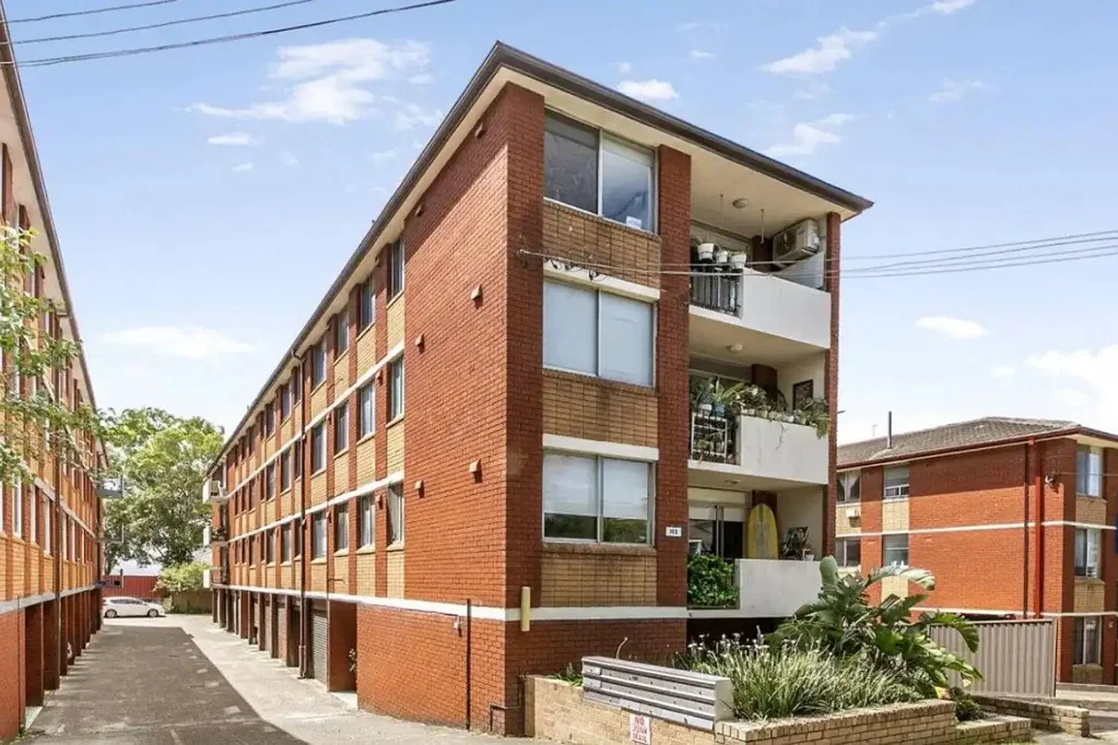 One Bedroom Apartment in a Convenient Mascot Location