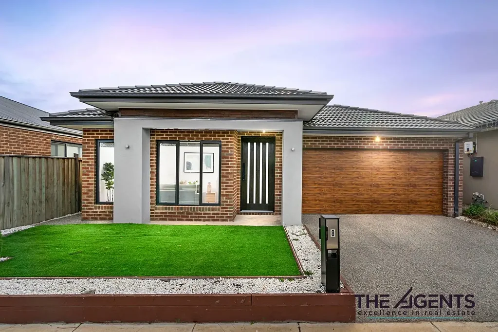 Tarneit 4 Bedroom 2 MASTER BEDROOM/ BUTLERS KITCHEN/ WALK TO NEW UPCOMING STATION