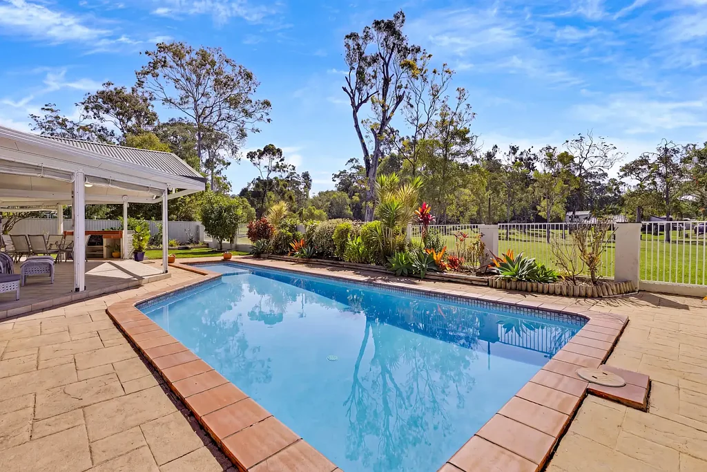 Parkwood 4 Slaapkamer BEAUTIFUL FAMILY HOME WITH STUNNING PARK VISTAS!