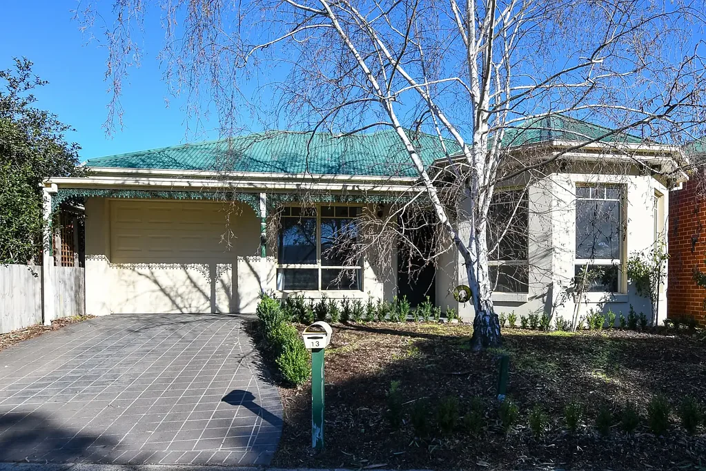 Whittlesea 3房  "Breathtaking Outlook, Exceptional Location"