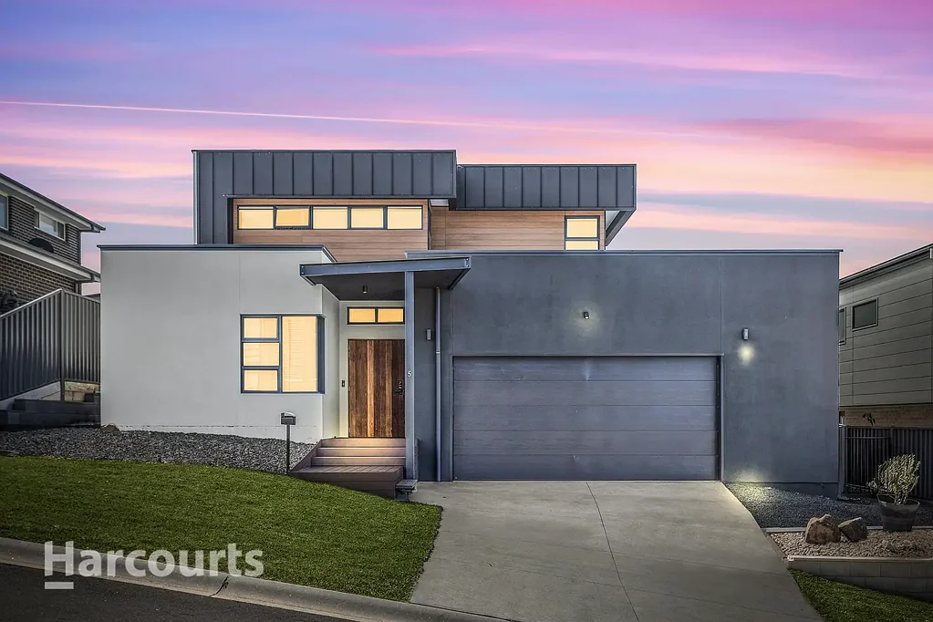 Kiama 4 Bedroom Refined coastal living with custom luxury & sustainable design