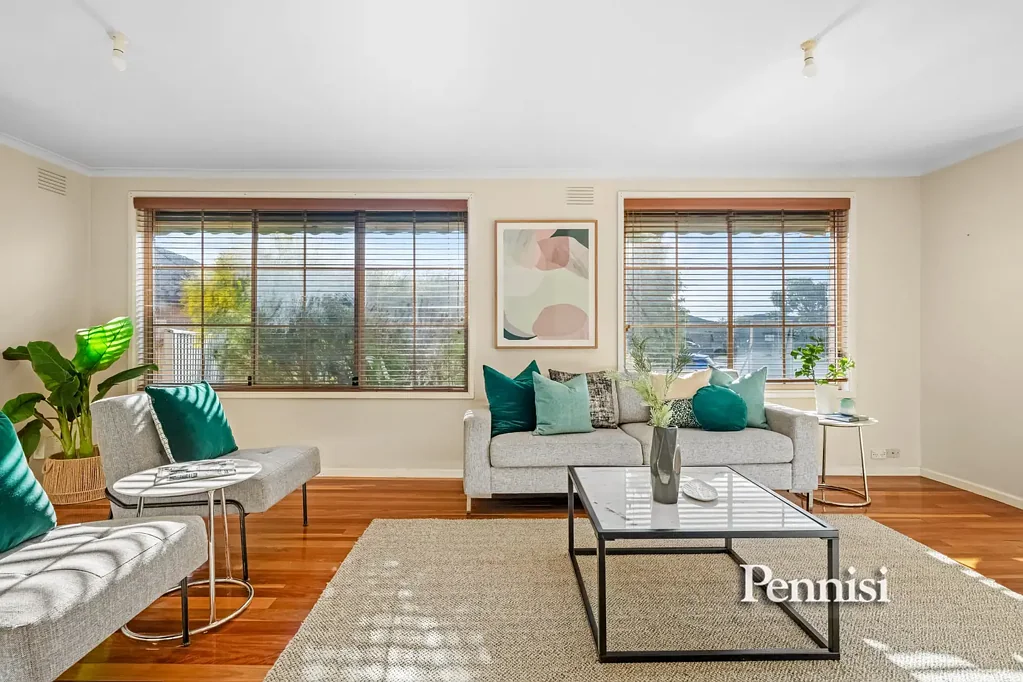 9 Oldfield Grove, Gladstone Park, VIC 3043