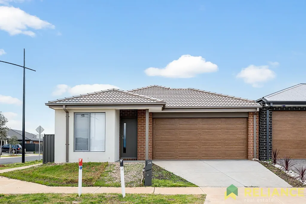 Melton South 4 Bedroom Beautifully Maintained Home in Prime Location – Move-In Ready Charm!