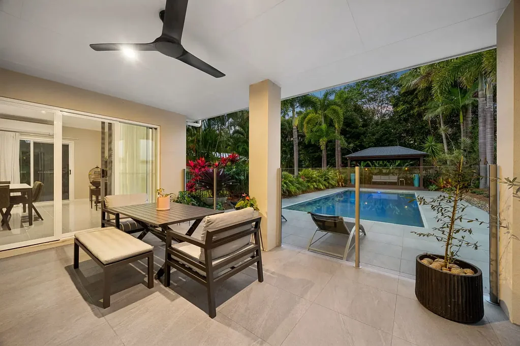 Buderim 5 Slaapkamer Serene Family Entertainer in Tightly-Held Enclave
