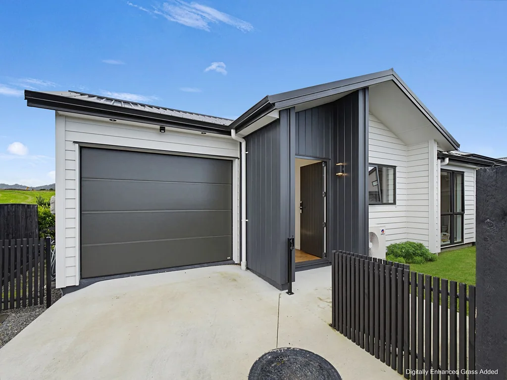 Warkworth 3部屋 Near new at an old home price!